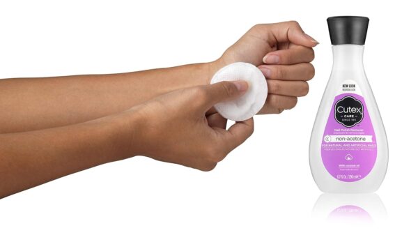Cutex Non-Acetone Nail Polish Remover - Image 3