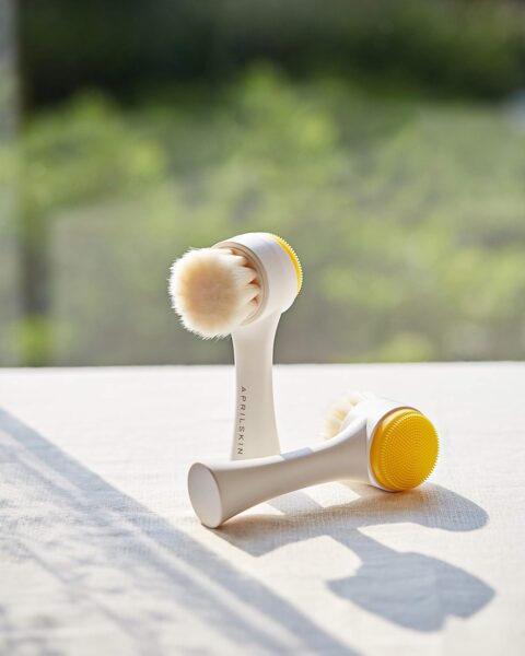 APRILSKIN Dual Cleansing Pore Brush - Image 2