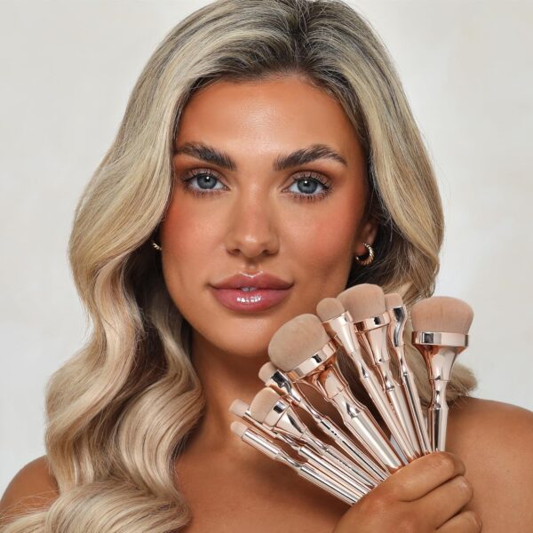 ICONIC LONDON Luxury Makeup Brush Sets | Blend, Buff & Polish - Image 3